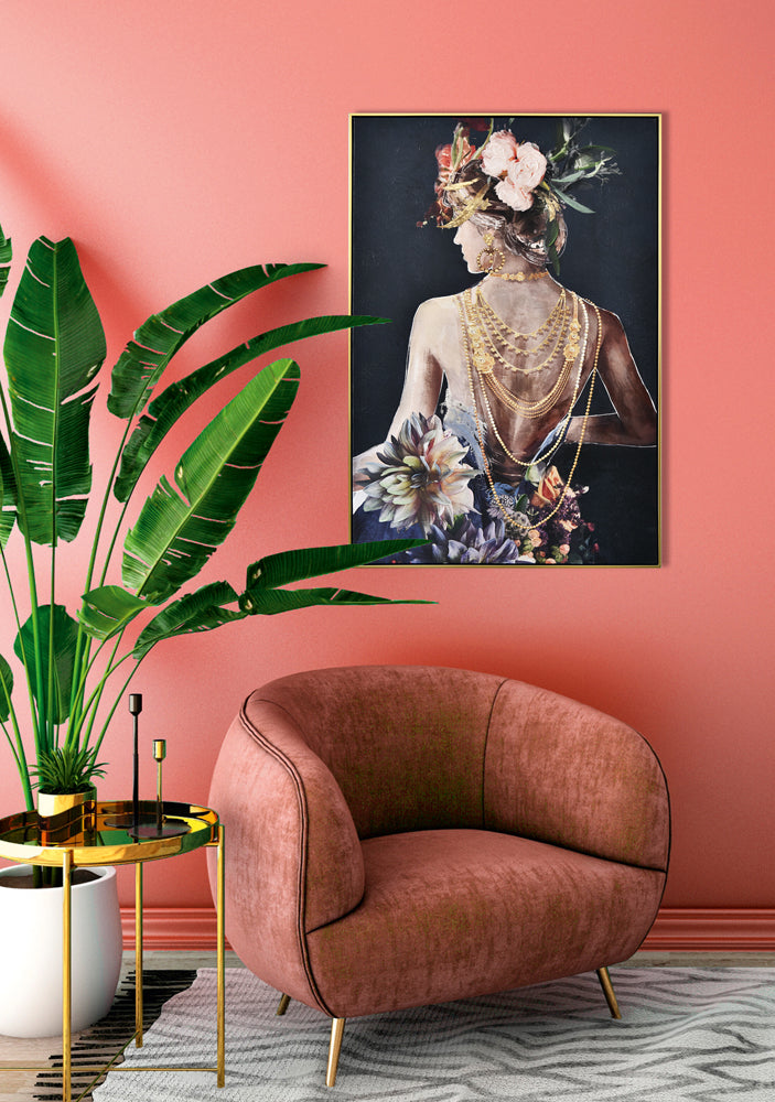 Peinture d'un beau dos avec des chaînes en or