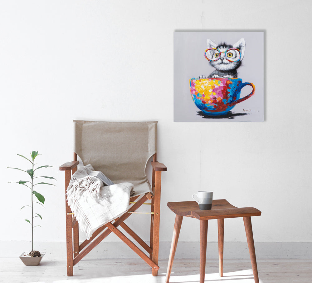 Peinture de chat dans une tasse colorée