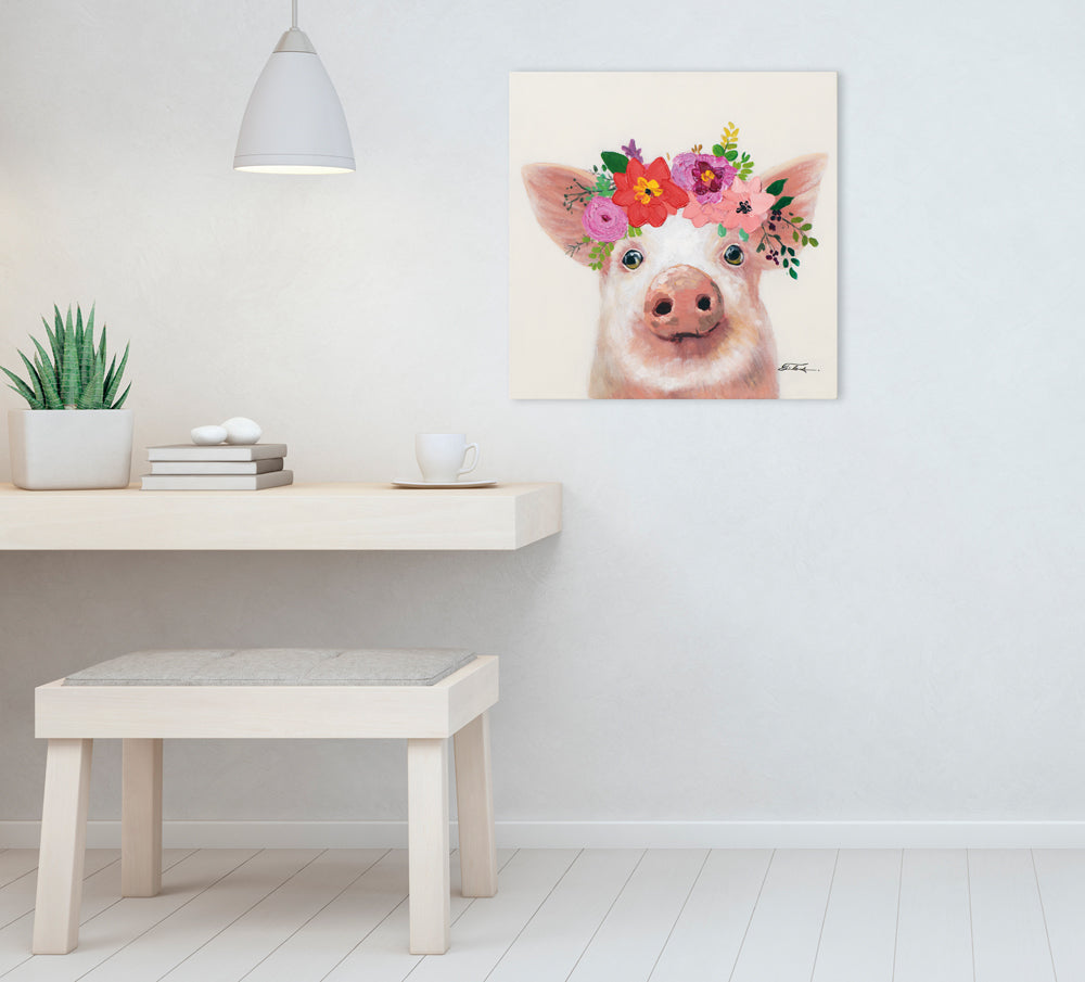 Painting Little Pig with Flowers Decoration