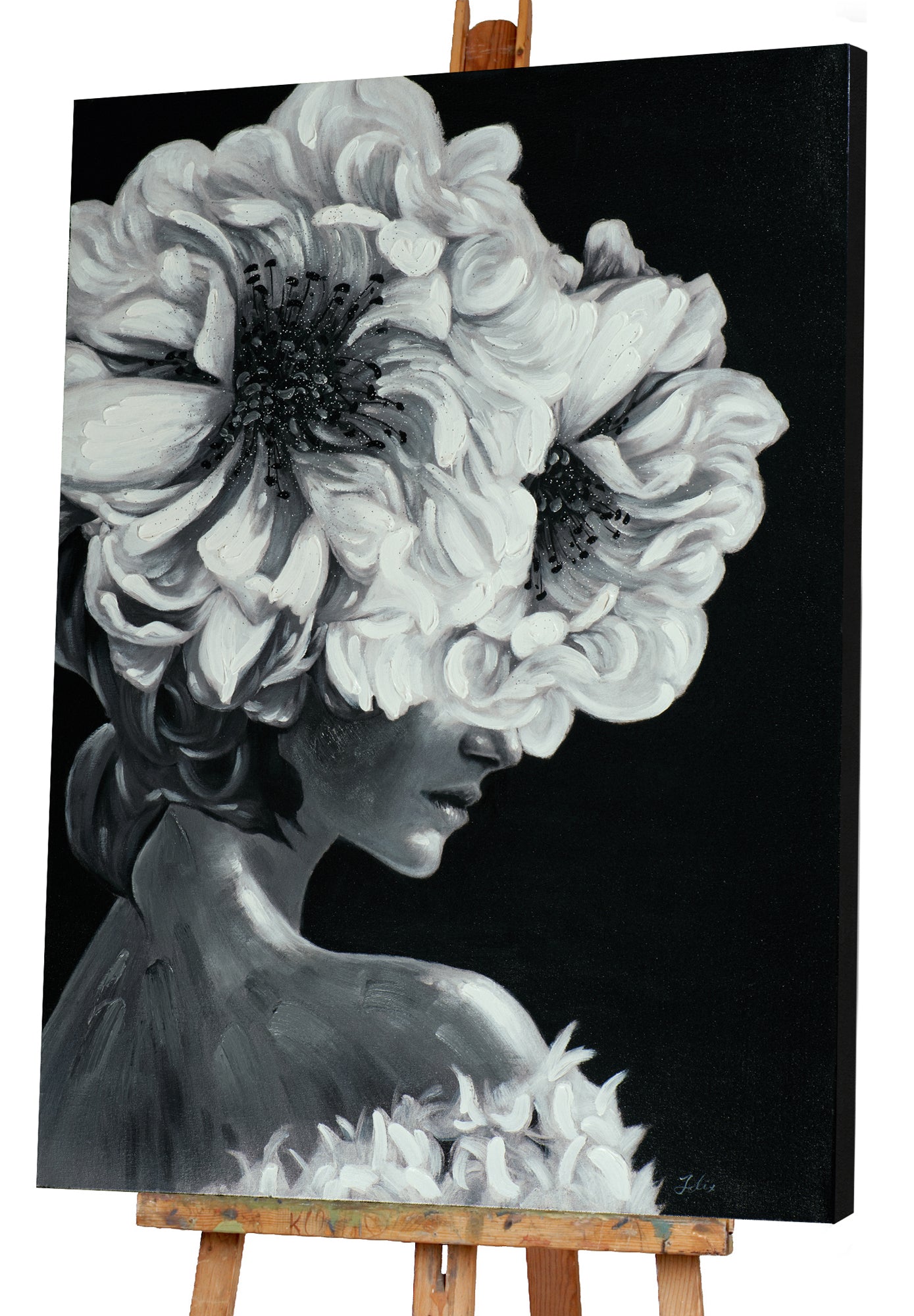 Lady with flowers in black and white