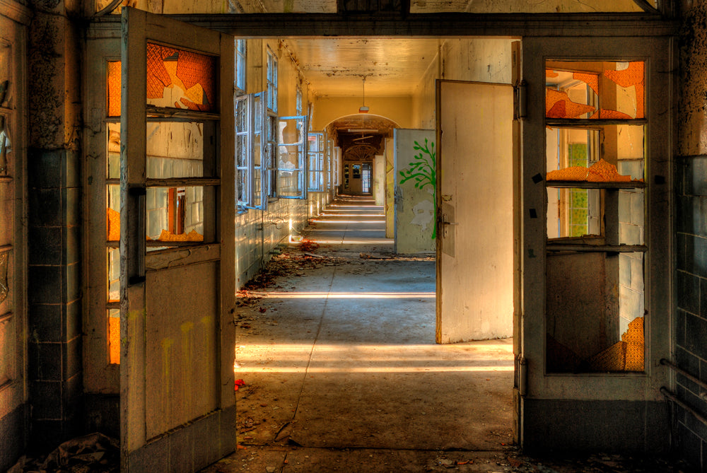 Tableau en aluminium Lost Place Hallway 3