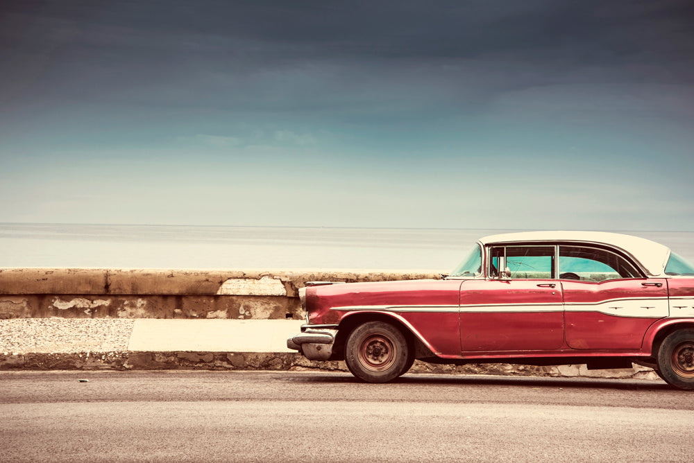 Image acoustique d'une voiture rouge vintage
