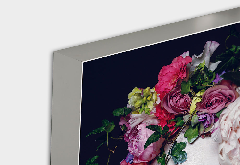 Akustikbild Pro Hübsche Frau mit Blumen