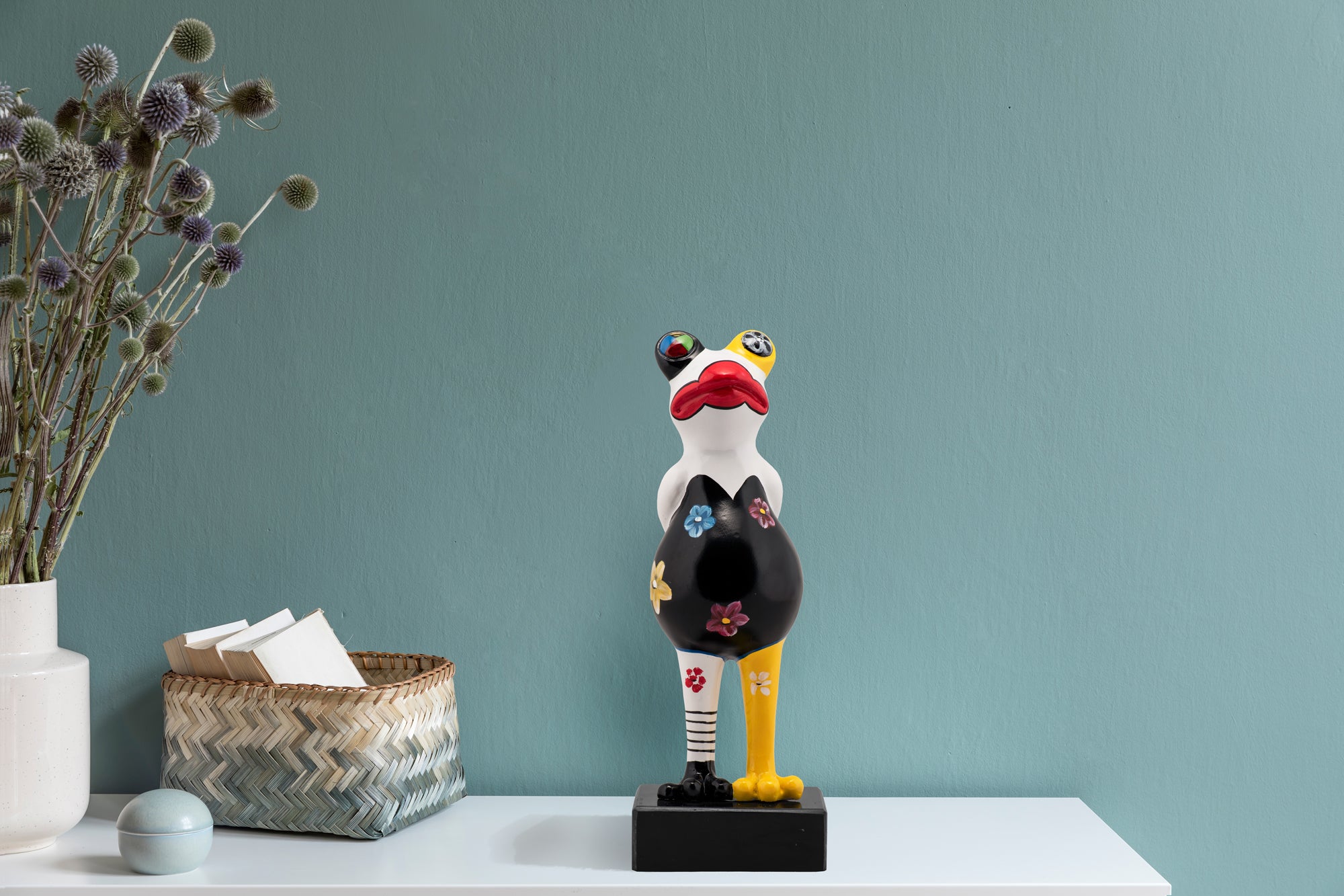 Skulptur Froschmädchen mit Blumen