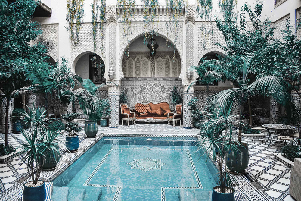 Cour des tableaux en verre à Marrakech