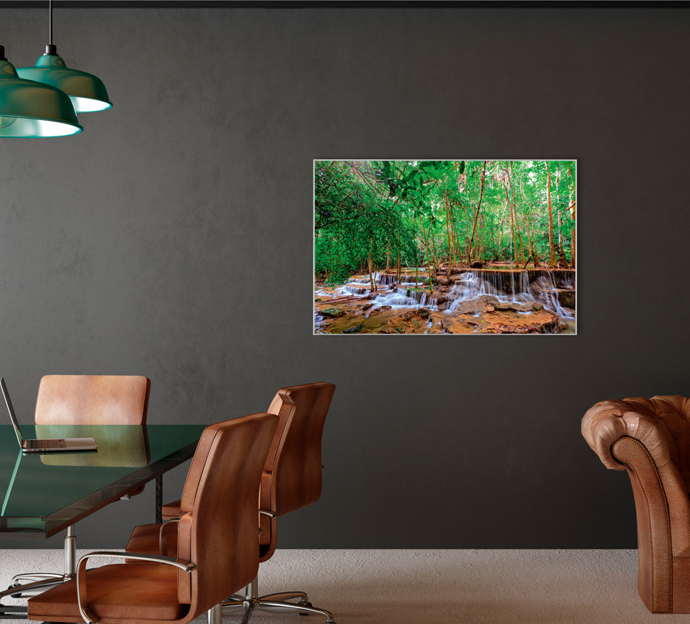 Bild & Rahmen Kleiner Wasserfall im Wald 1