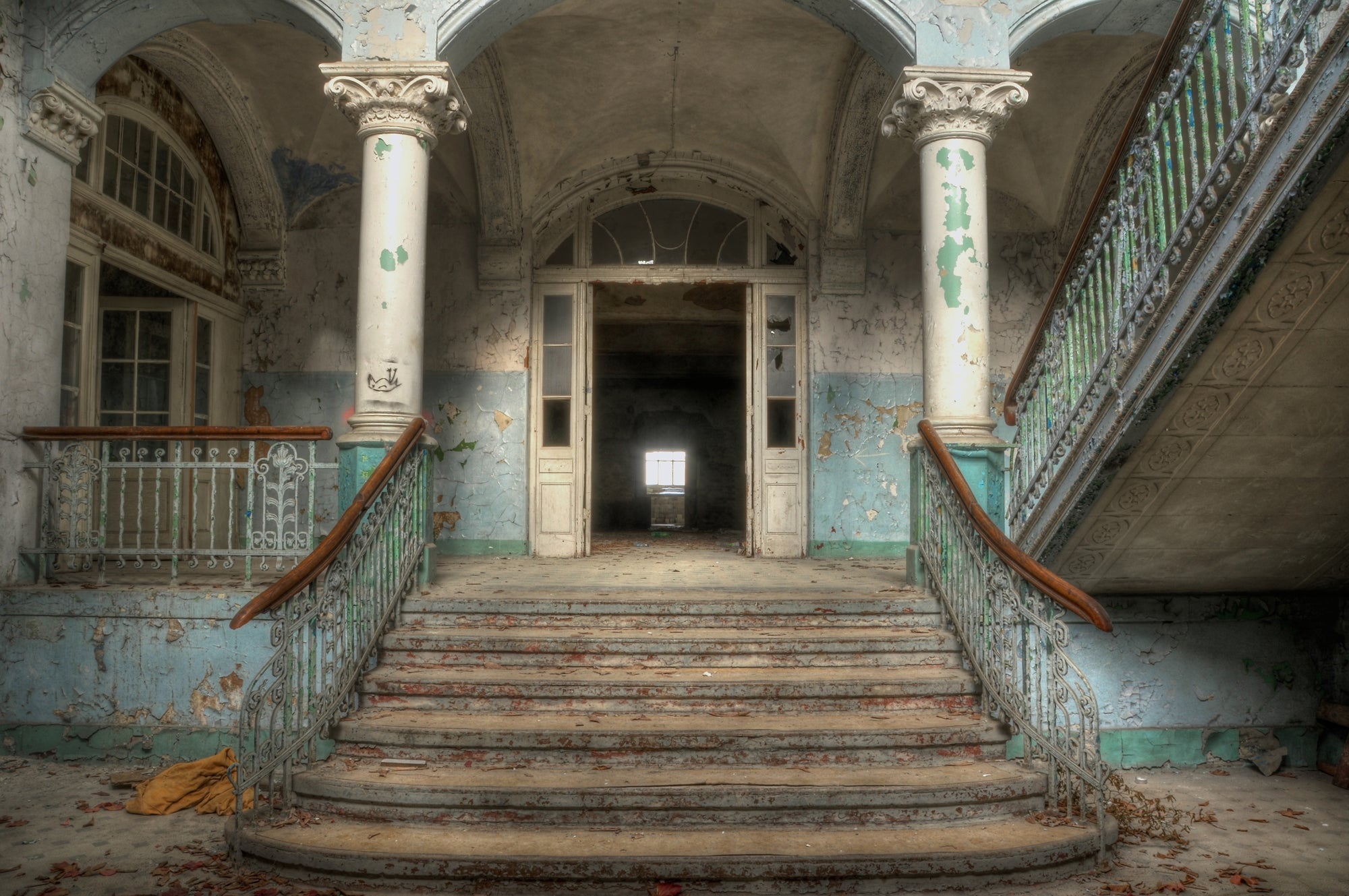 Acrylglasbild Lost Place Treppe 1