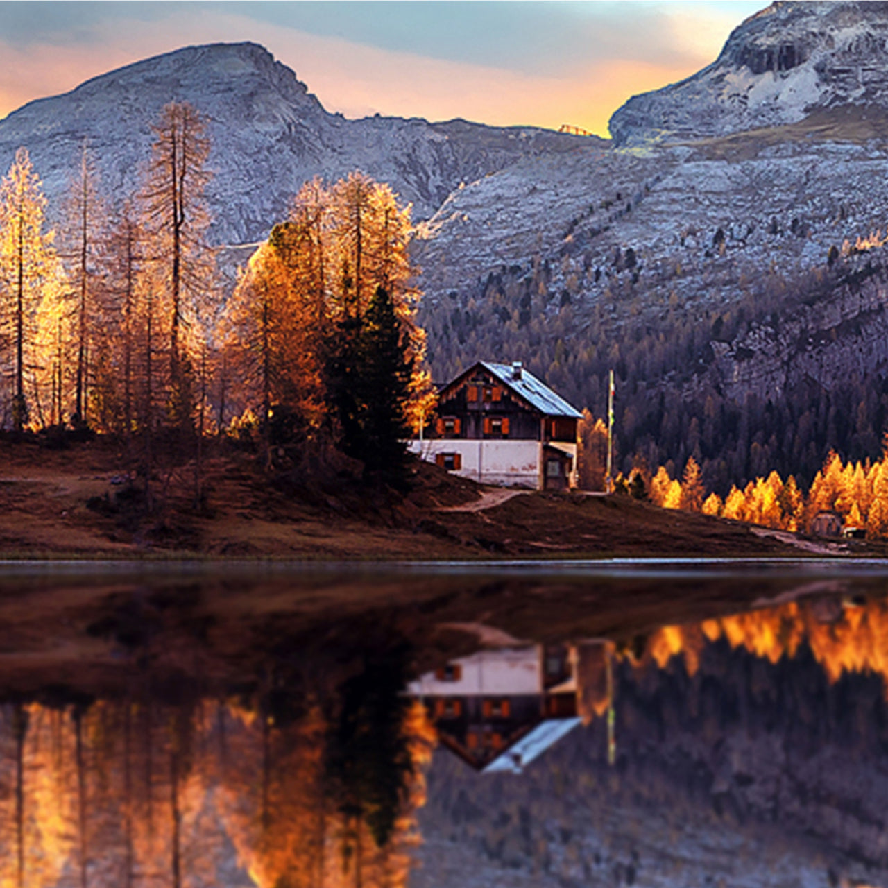 Canvas Print Reflecting Mountains at Sunrise