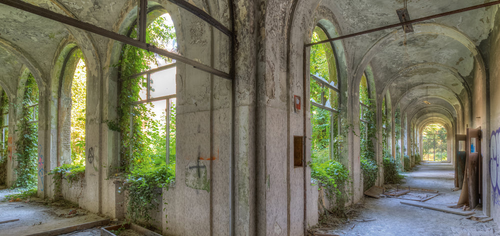 Aluminum picture Lost Place divided hallway