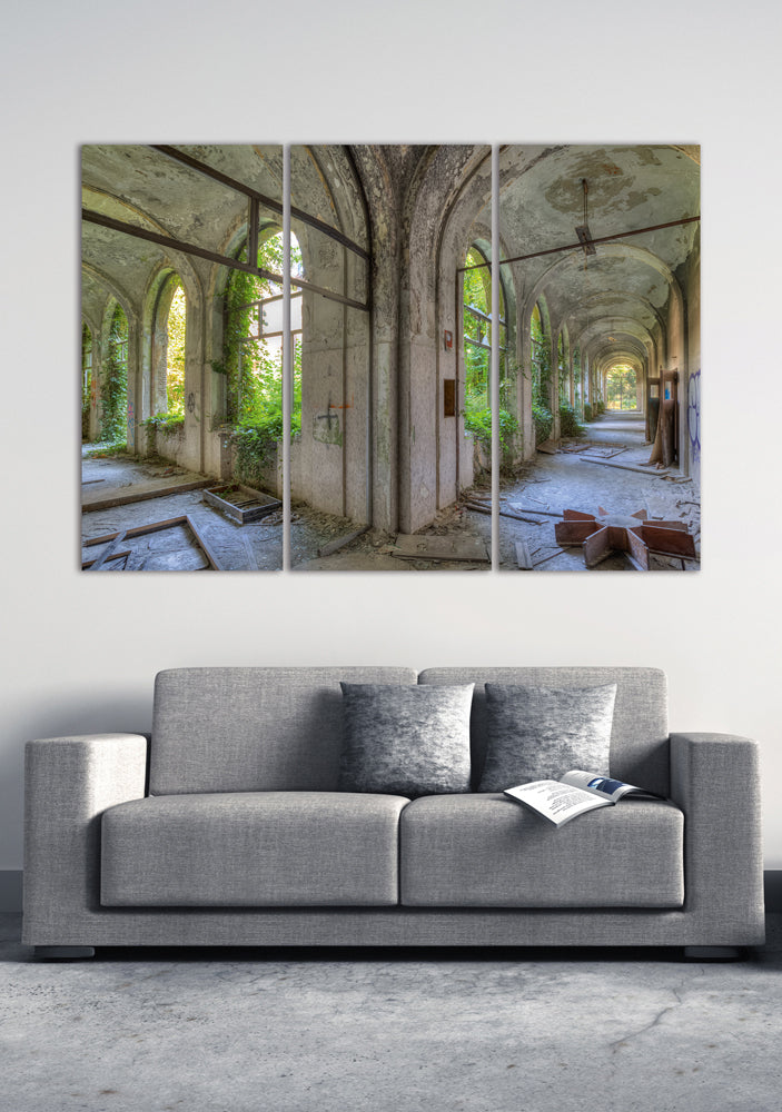 Aluminum picture Lost Place divided hallway