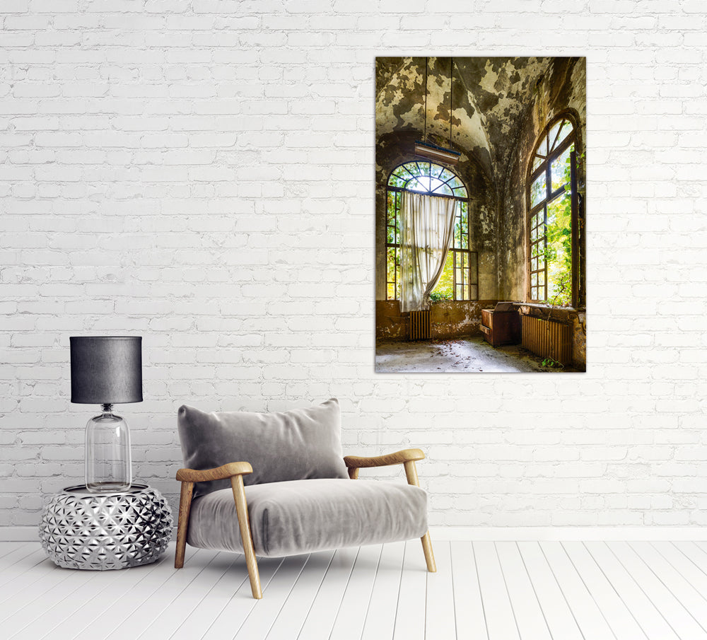 Aluminum picture Room in abandoned villa
