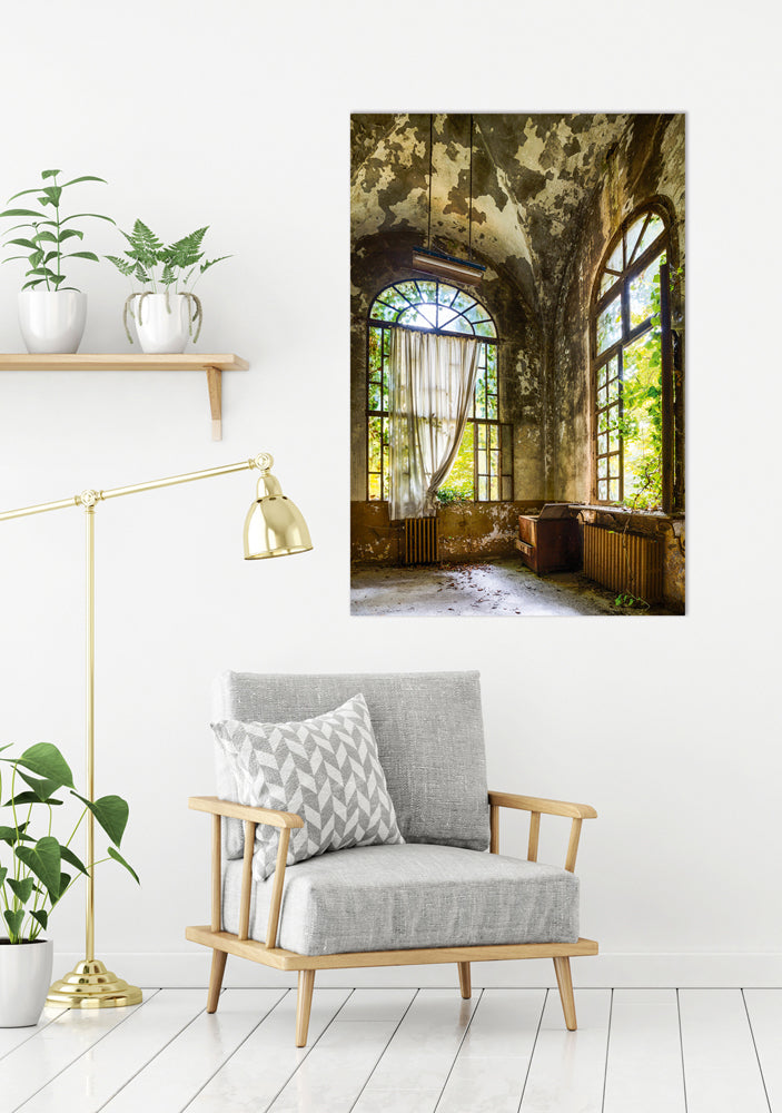 Aluminum picture Room in abandoned villa