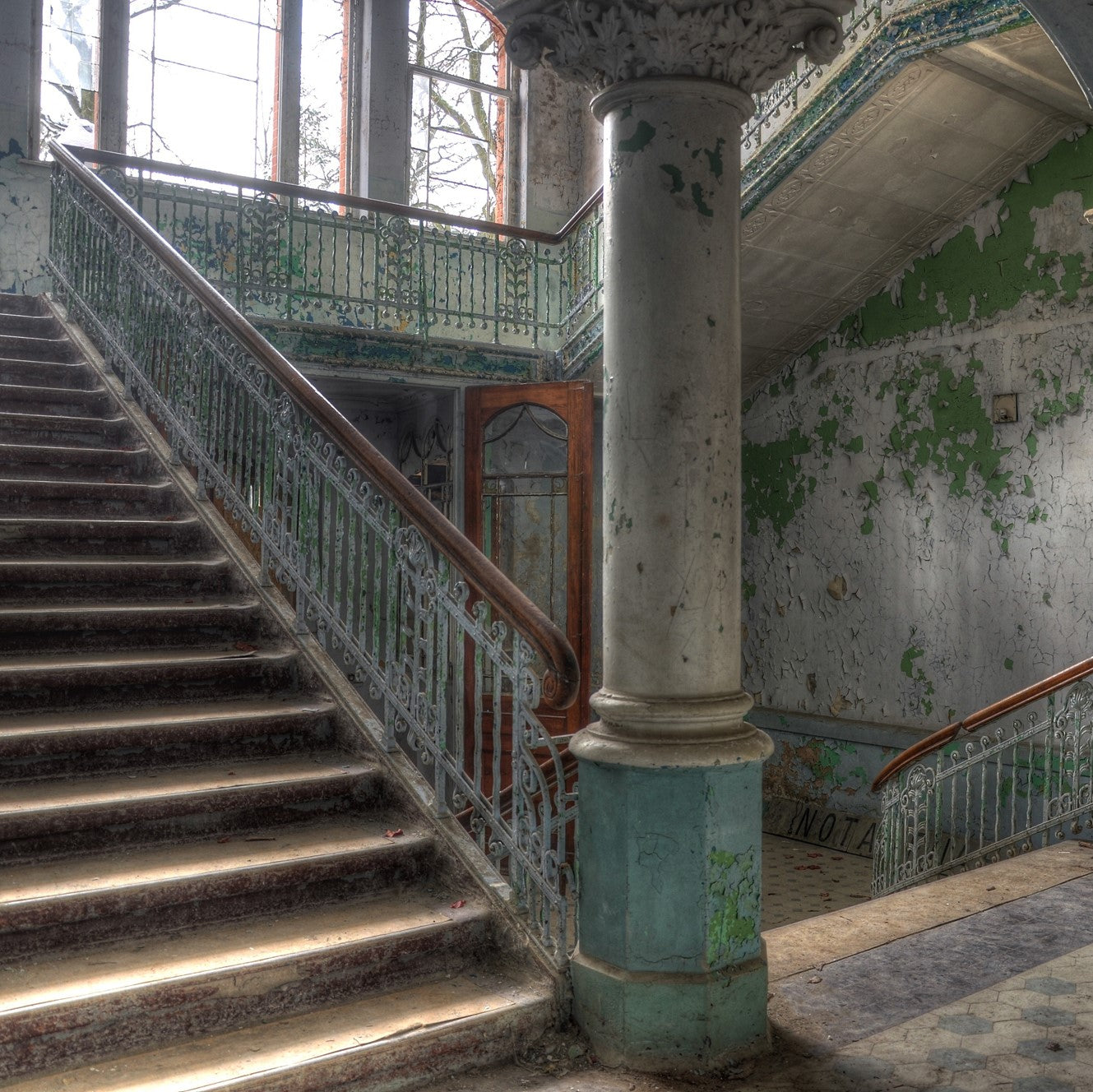 Akustikbild Lost Place Treppenhaus 1