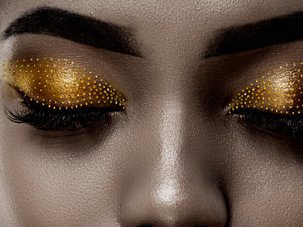 Glass Picture Golden Eyes and Lips Make Up