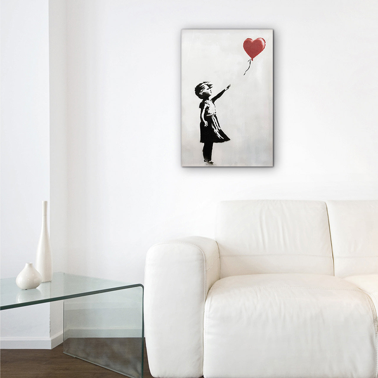 Peinture d'une fille au ballon d'amour
