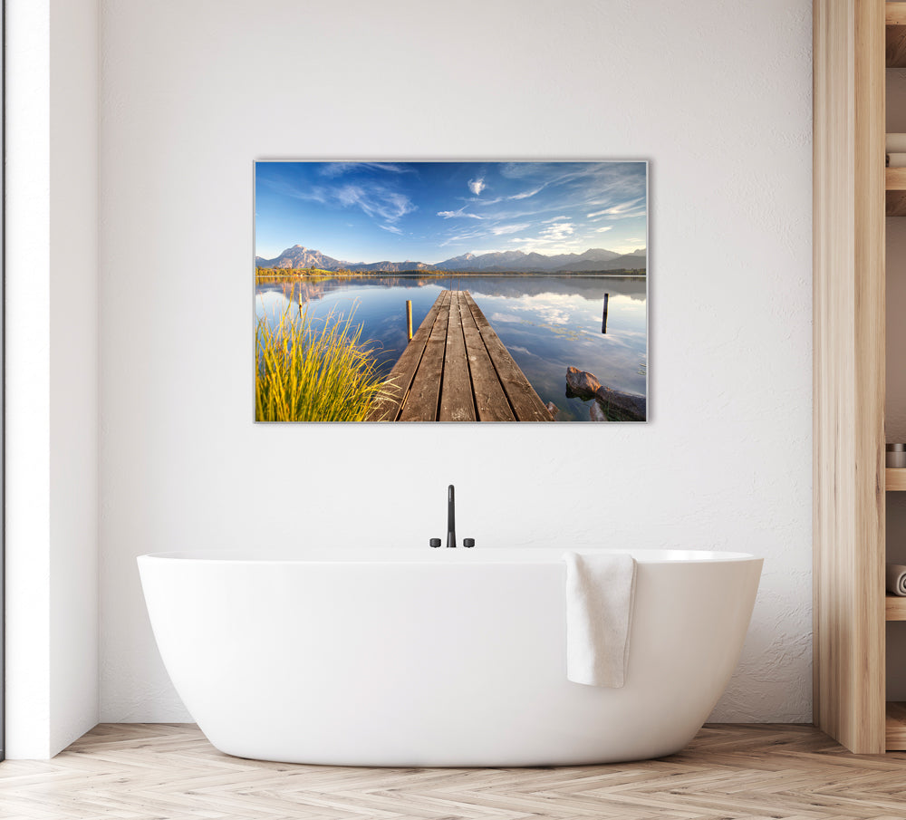 Picture &amp; Frame Pier in Mountain Lake