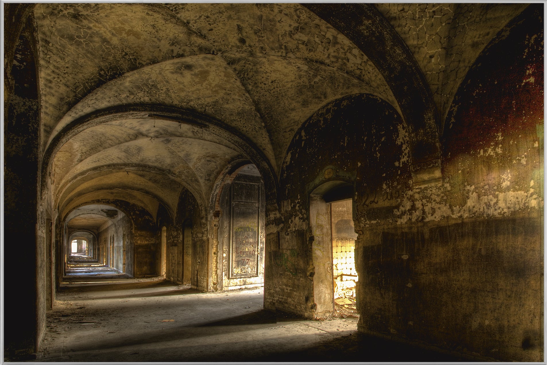 Picture &amp; Frame Lost Place Vault