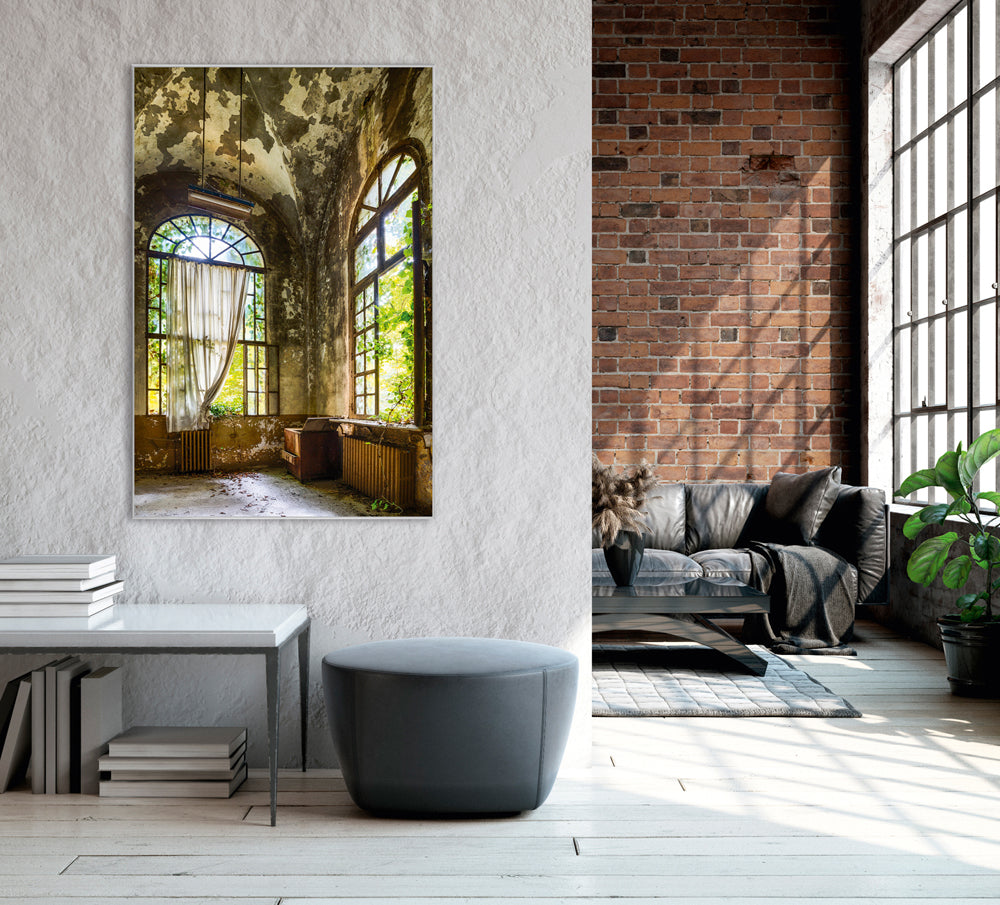 Picture &amp; Frame Room in Abandoned Villa