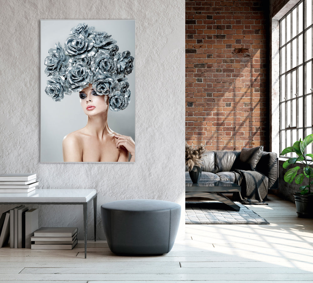 Picture &amp; Frame Beauty with silver rose wig