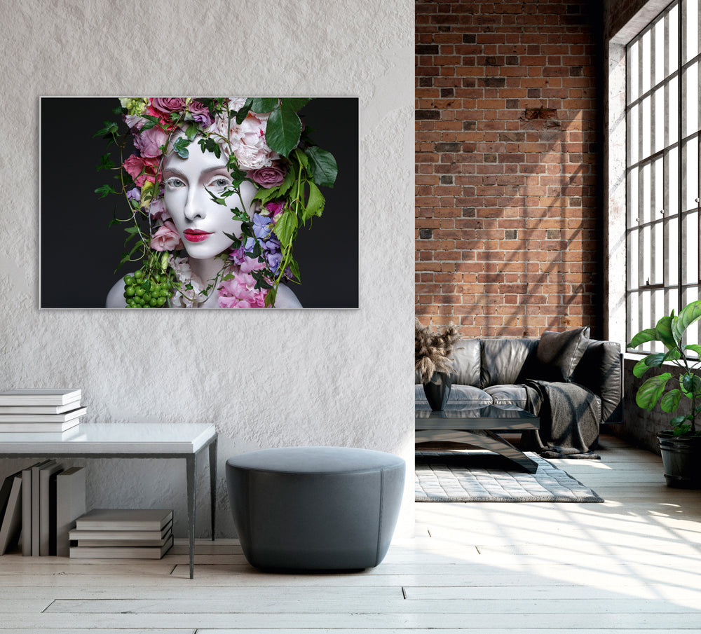 Picture &amp; Frame Beauty with Flower Wig
