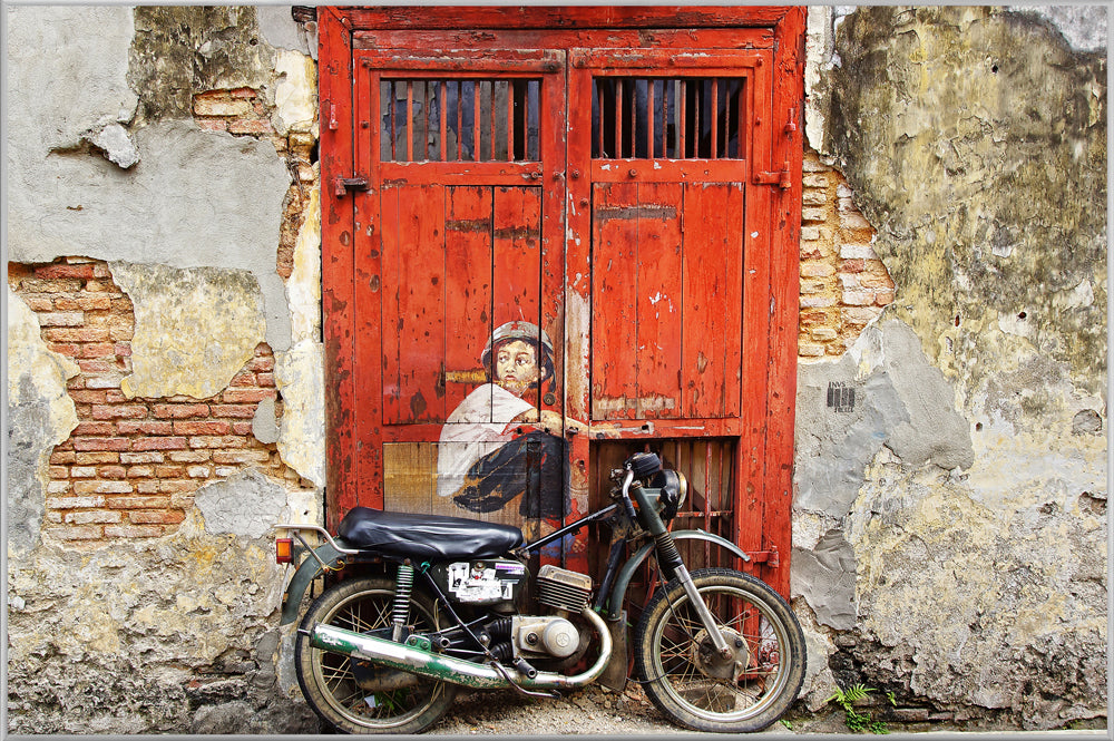 Picture &amp; Frame Street Art with Moped