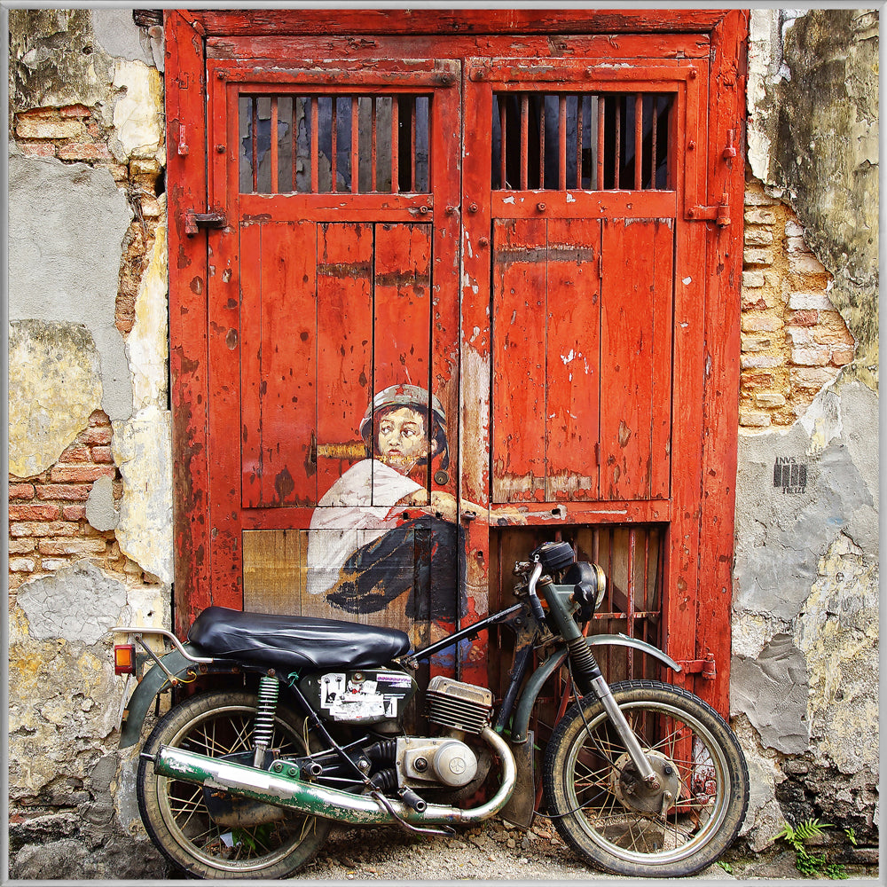 Picture &amp; Frame Street Art with Moped
