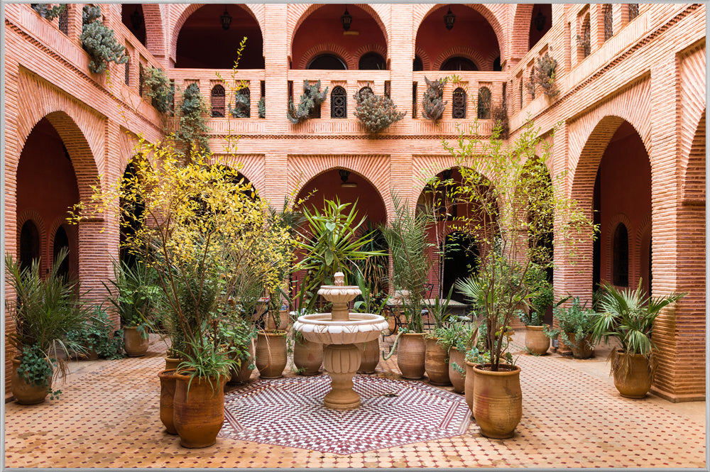 Picture &amp; Frame Courtyard in Havana