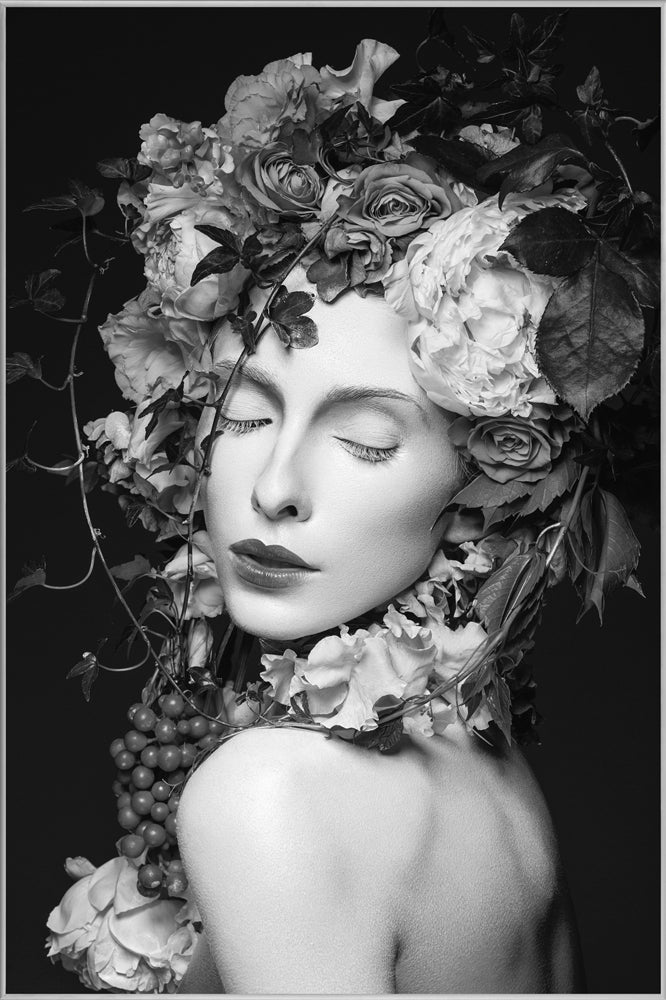 Picture &amp; Frame Pretty woman with flowers