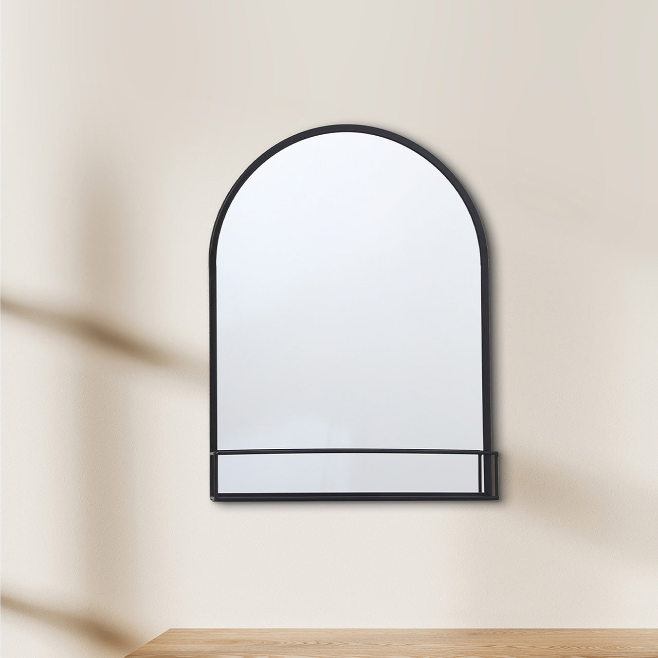 Miroir mural avec étagère