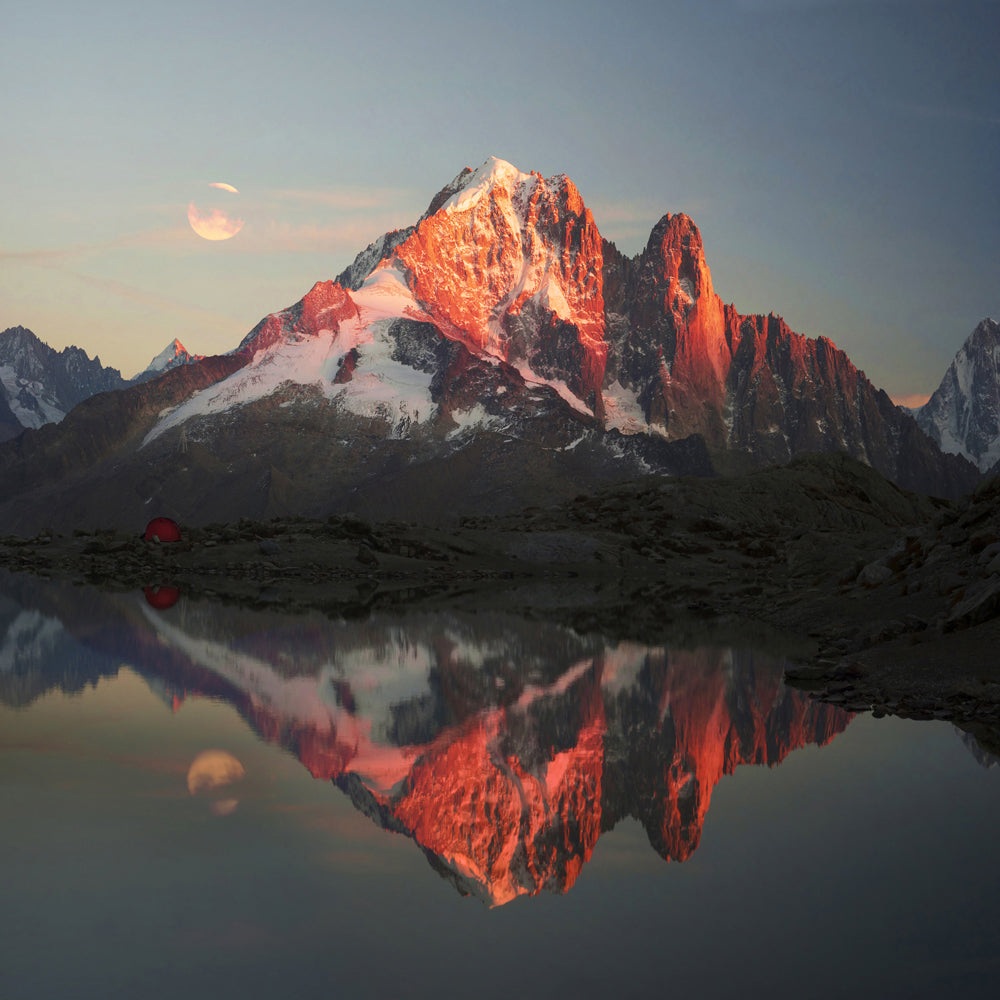 Canvas Print Mountain Panorama with Lake in Evening Mood
